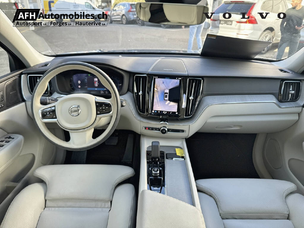 VOLVO XC60 2.0 T6 TE Ultimate Dark eAWD-image-8