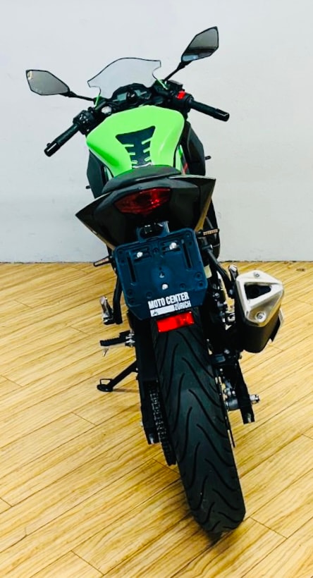 KAWASAKI Ninja 125-showroom-element-3