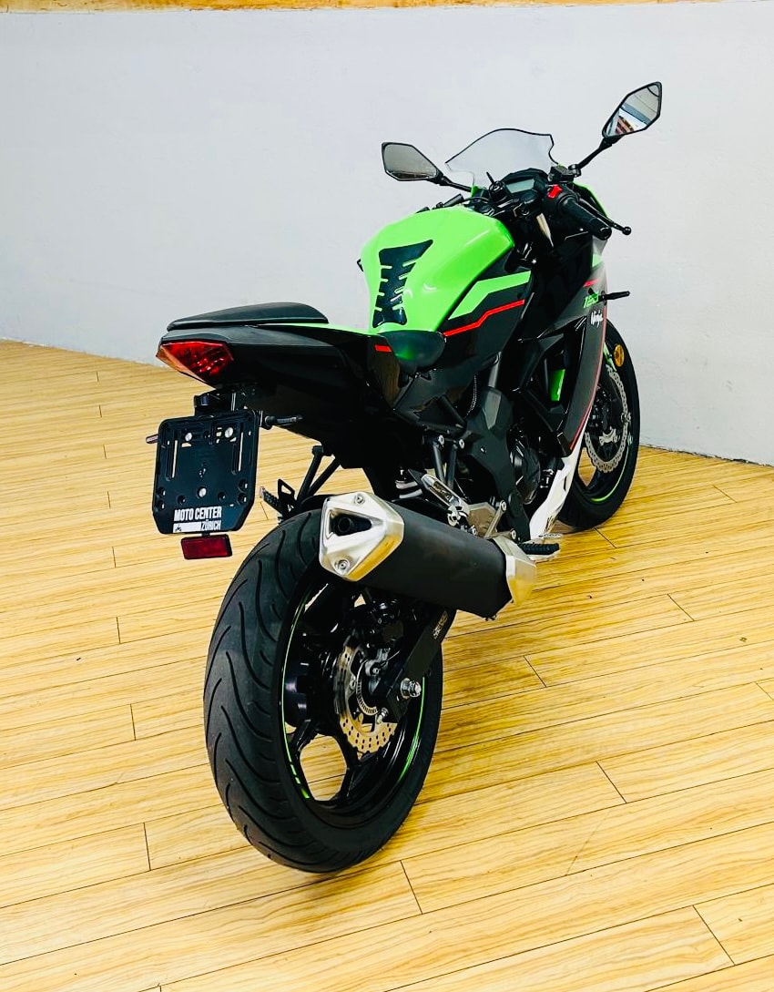 KAWASAKI Ninja 125-showroom-element-2