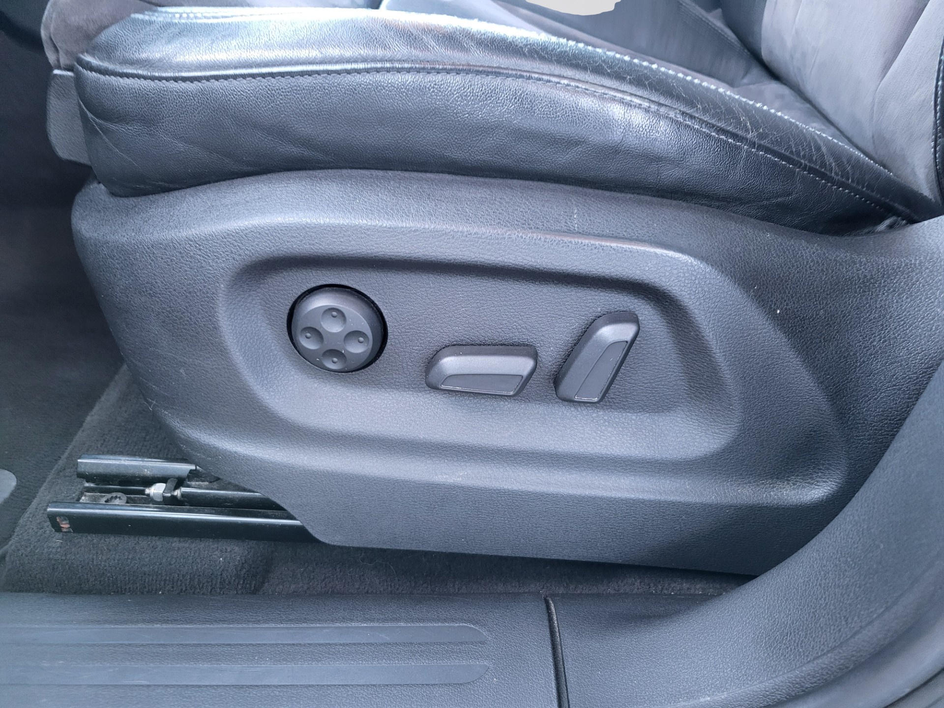 AUDI Q5 2.0 TFSI hybrid quattro tiptronic-image-8