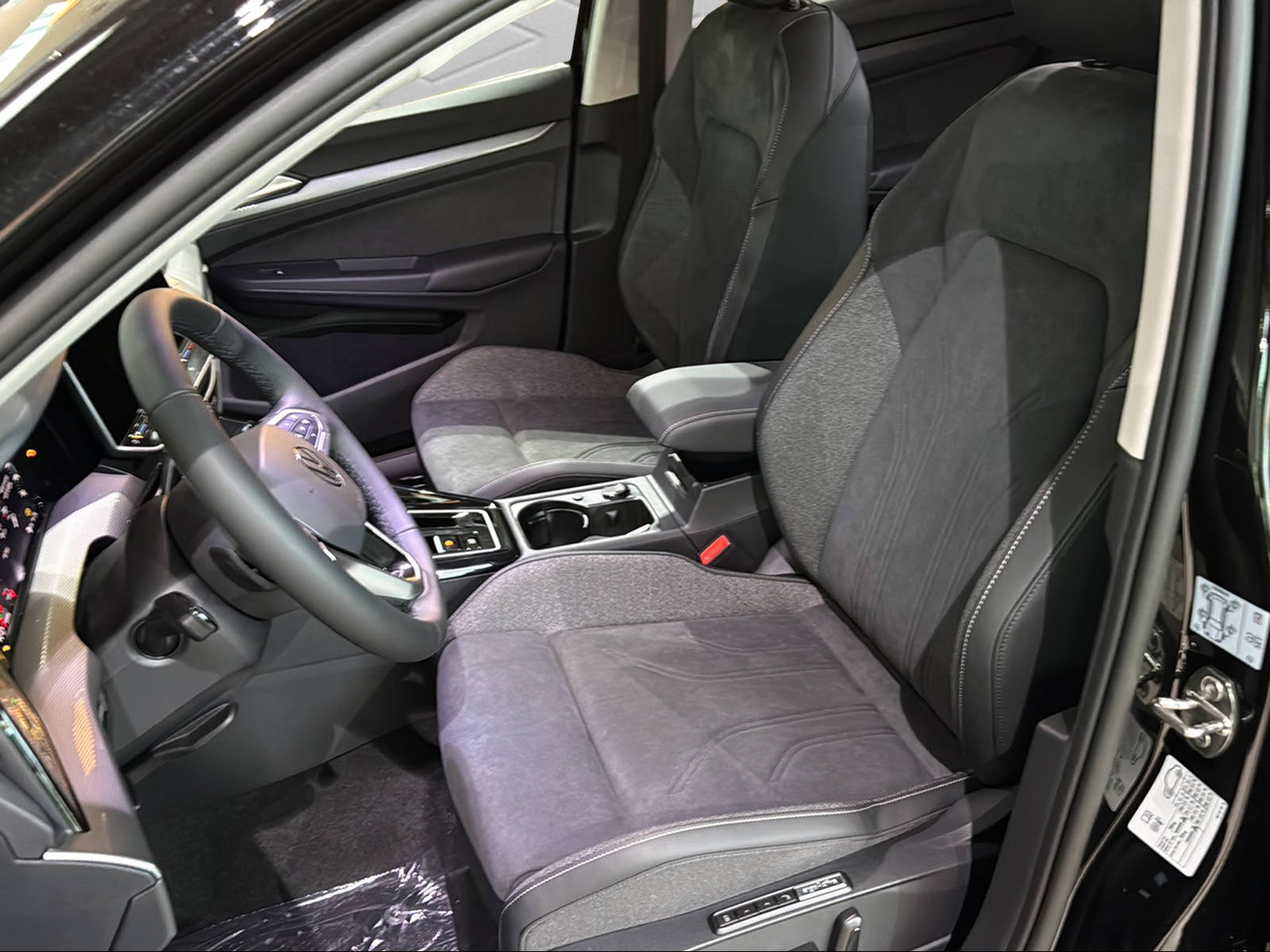 VW Golf 1.5 TSI PHEV Style-image-6