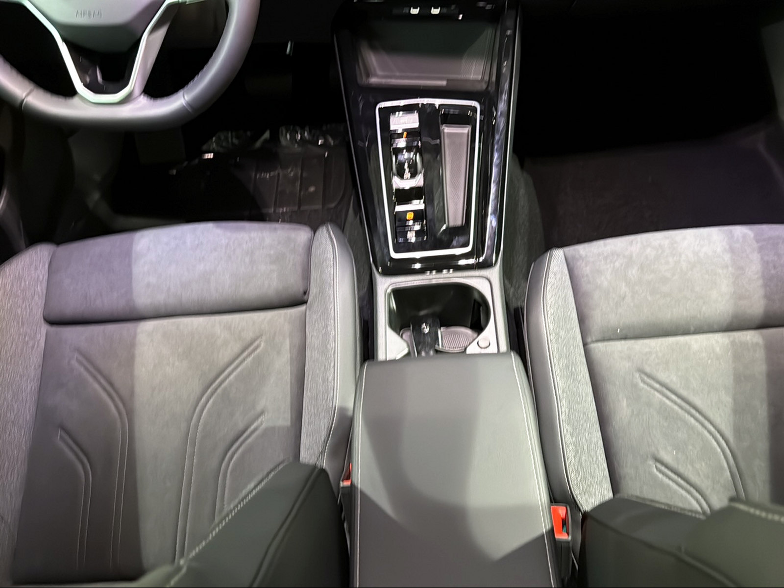 VW Golf 1.5 TSI PHEV Style-image-11