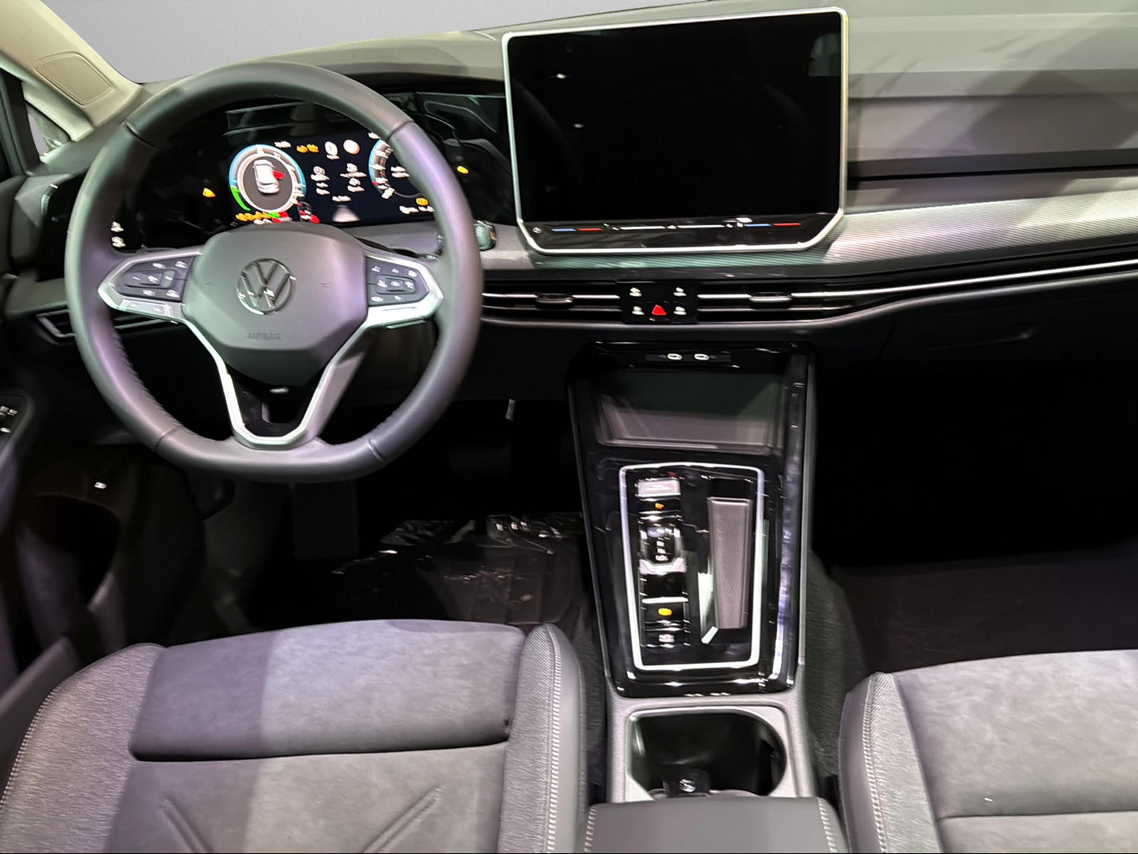 VW Golf 1.5 TSI PHEV Style-image-9