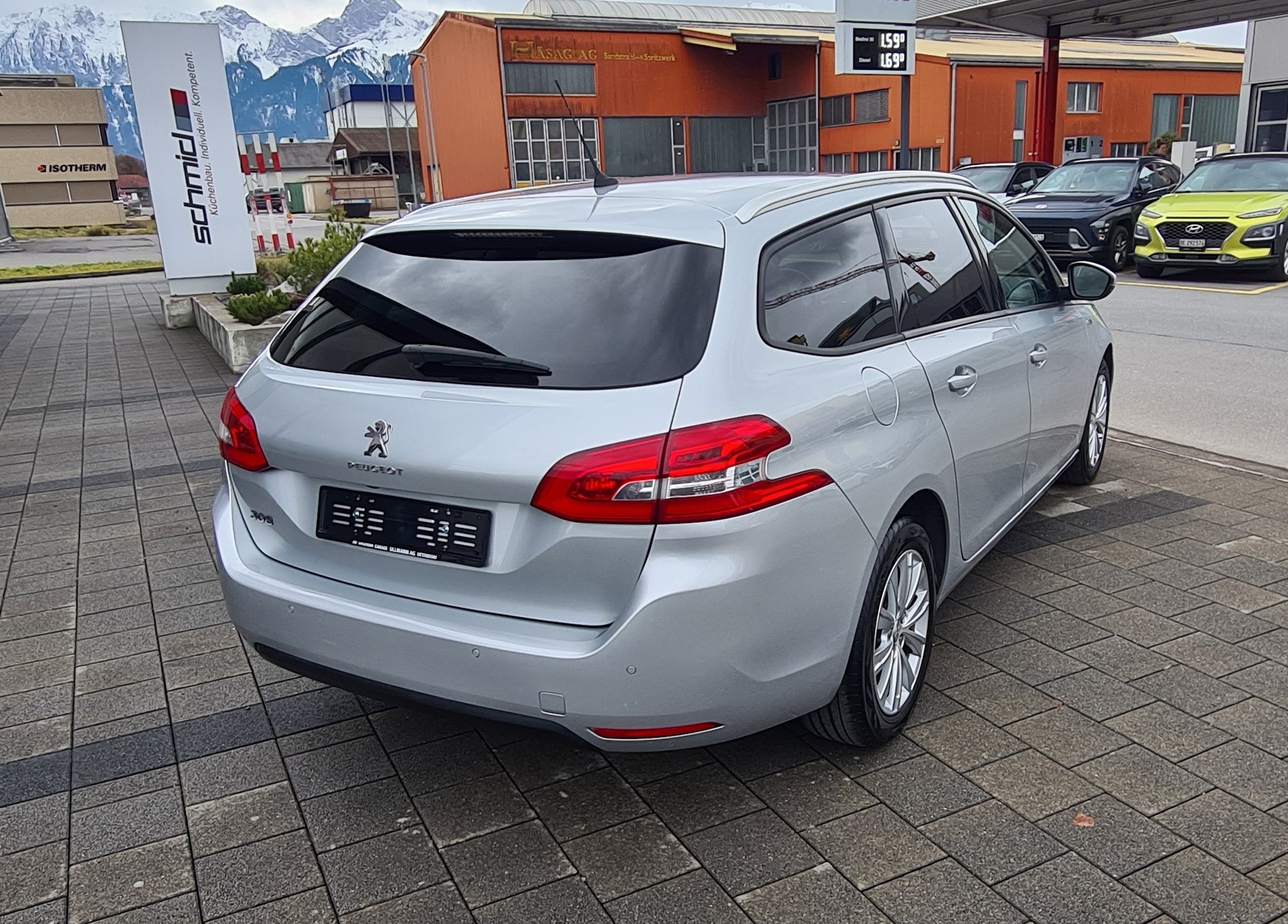PEUGEOT 308 SW 1.2 THP Style Automatic-image-4