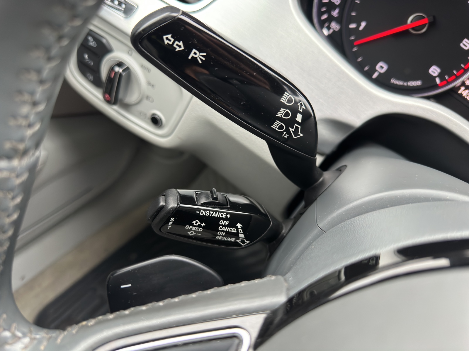 AUDI A8 4.2 TDI-image-13