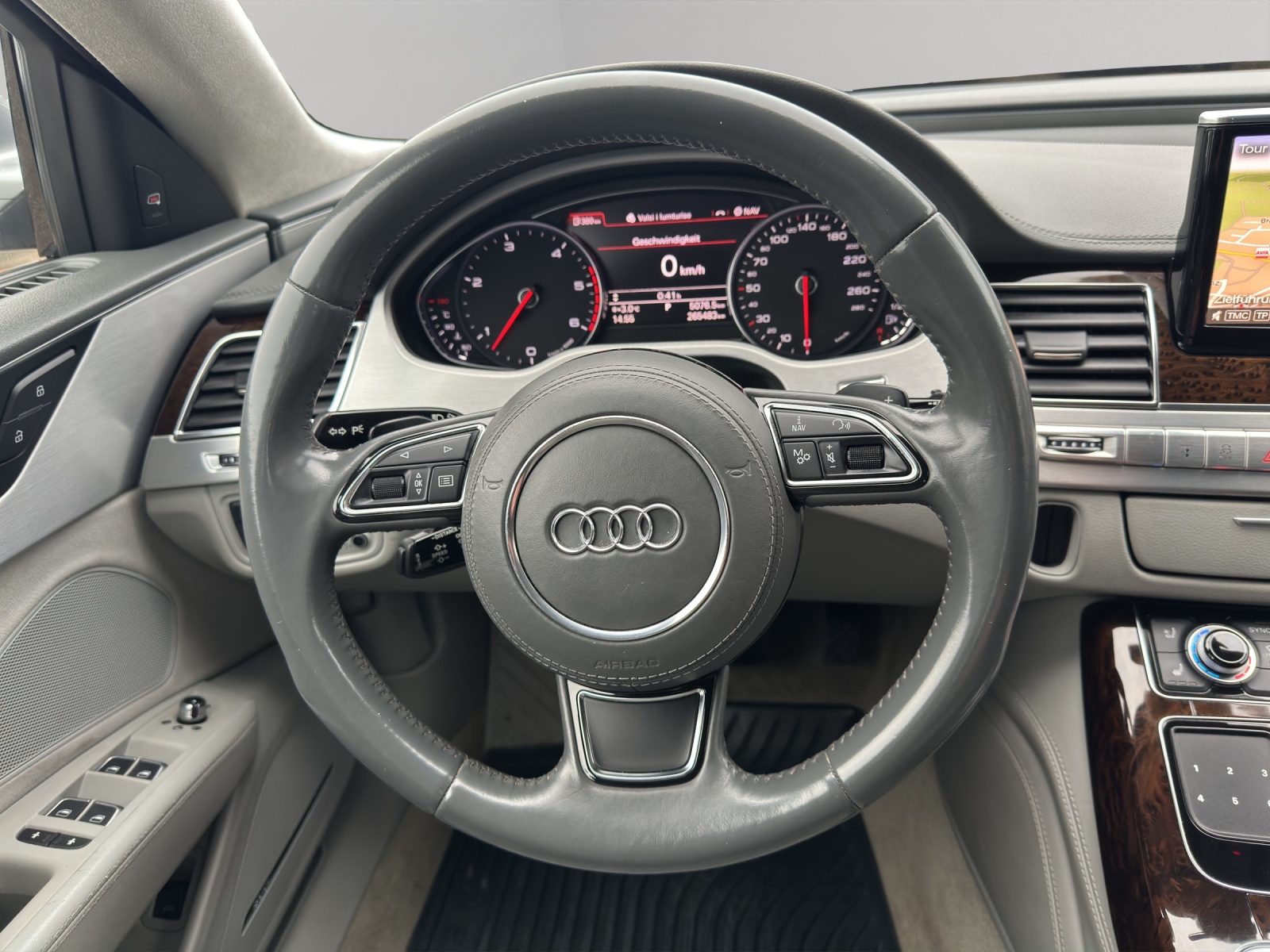AUDI A8 4.2 TDI-image-17