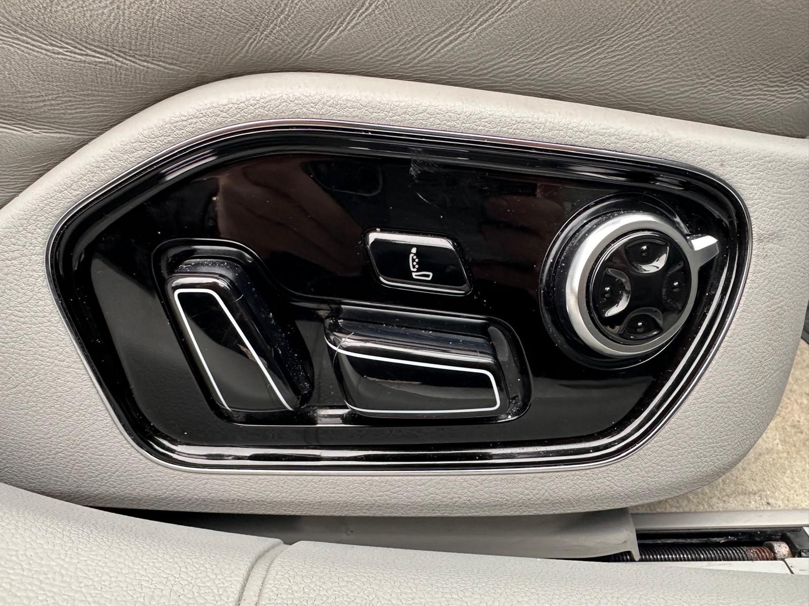 AUDI A8 4.2 TDI-image-20