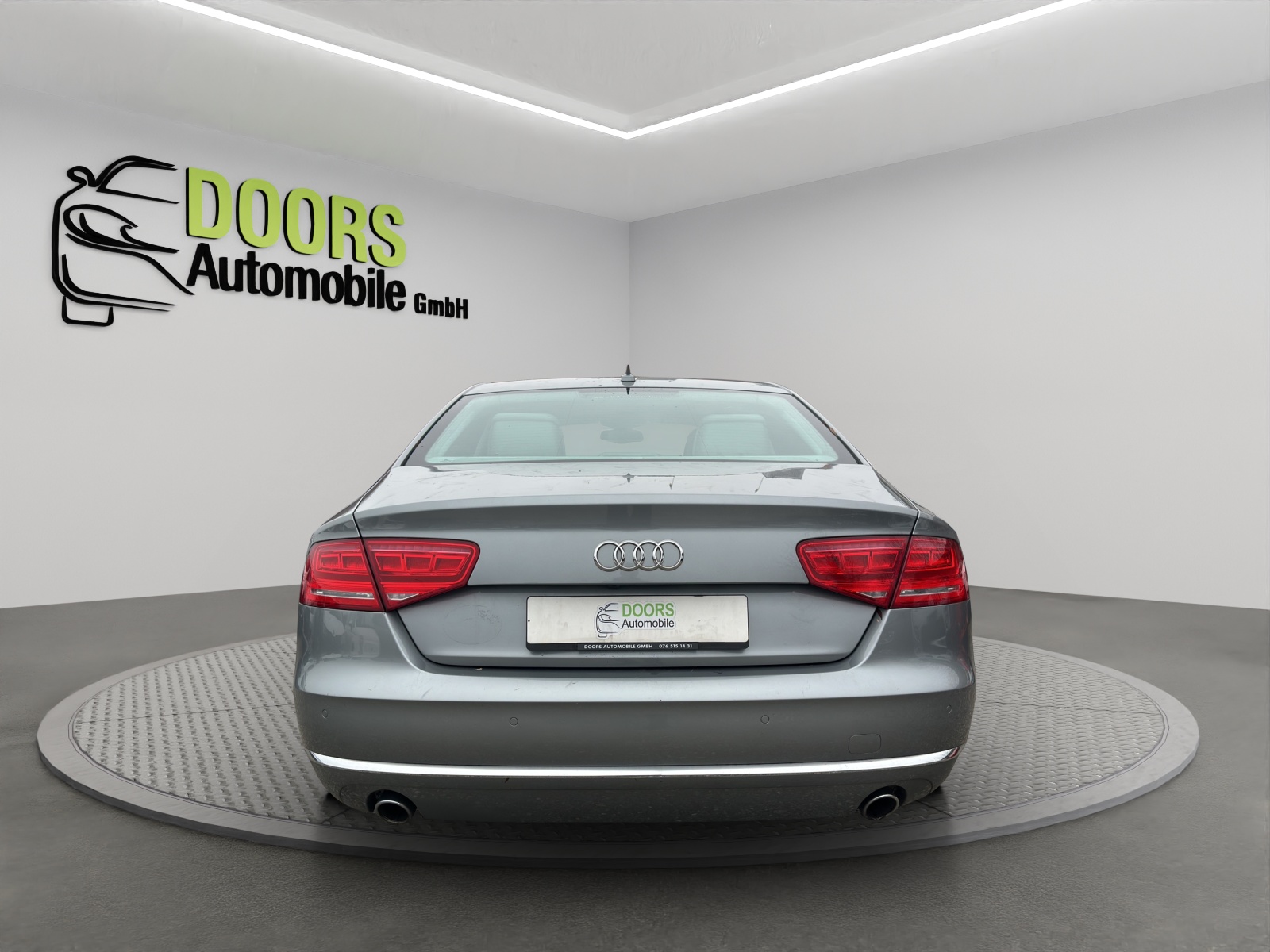 AUDI A8 4.2 TDI-image-4