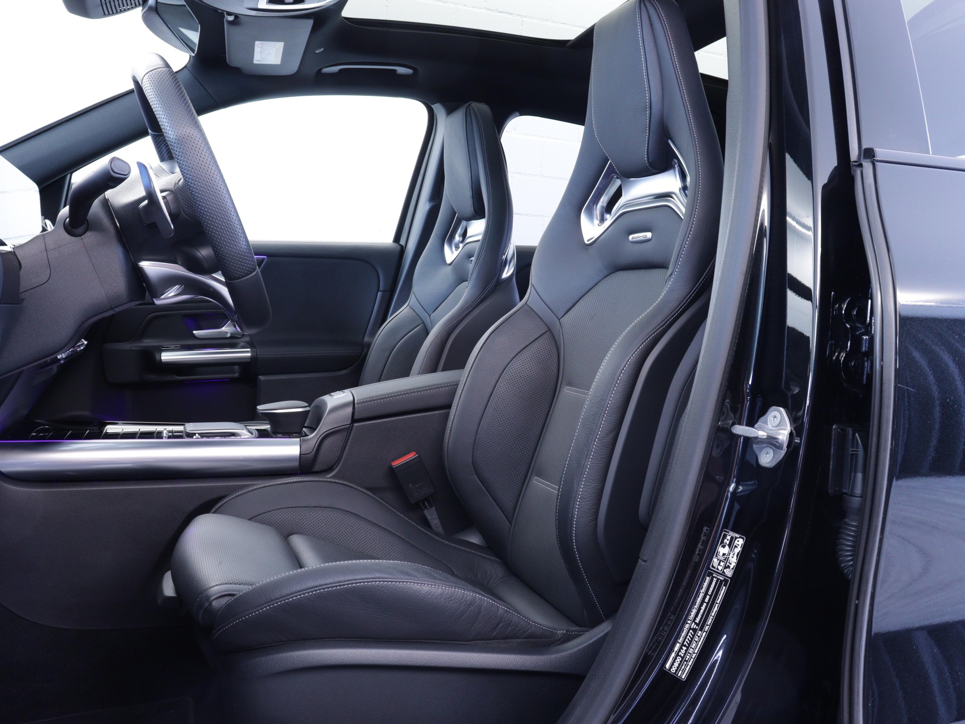 MERCEDES-BENZ GLA 35 AMG 4matic-image-8
