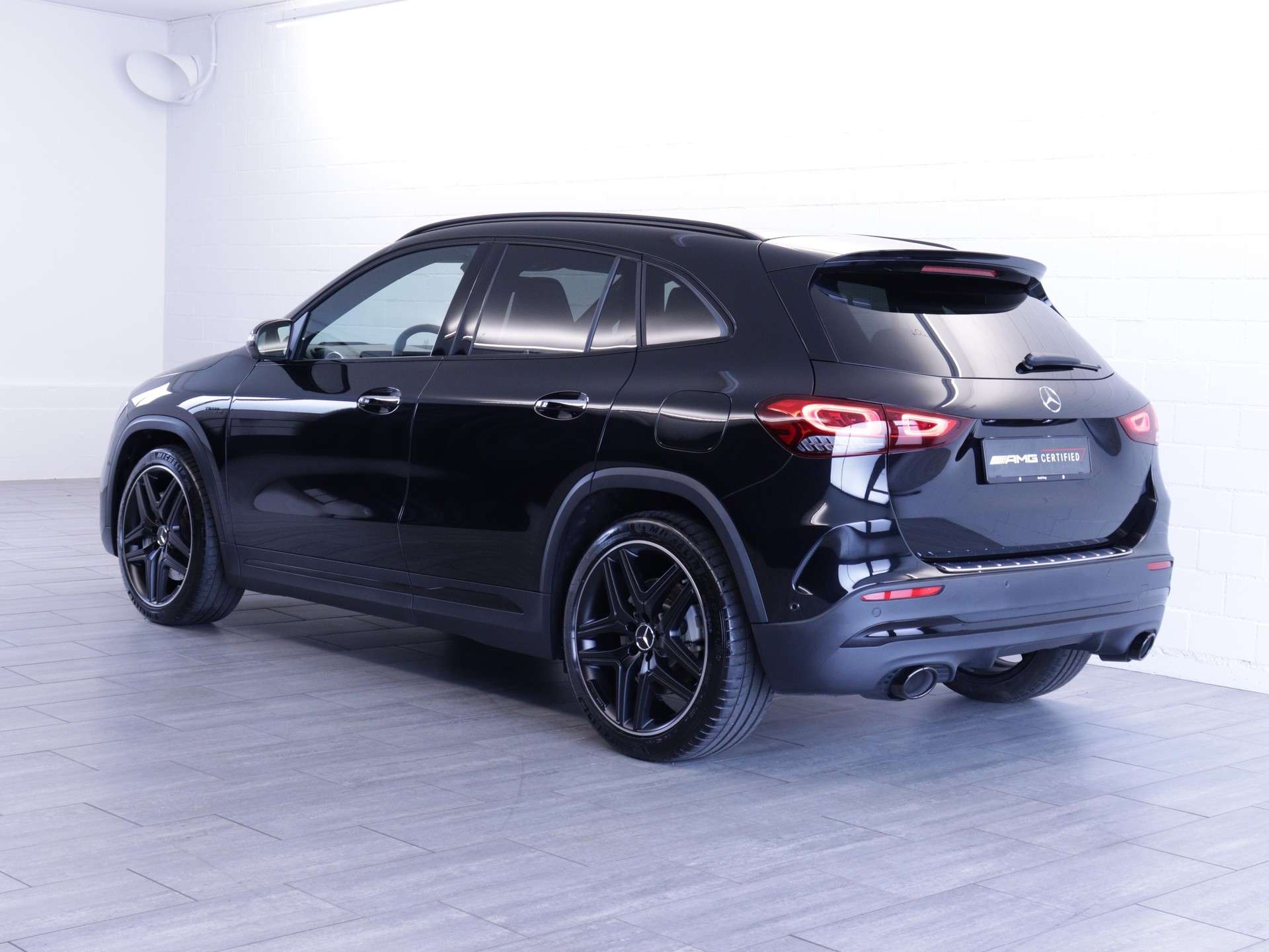 MERCEDES-BENZ GLA 35 AMG 4matic-image-3