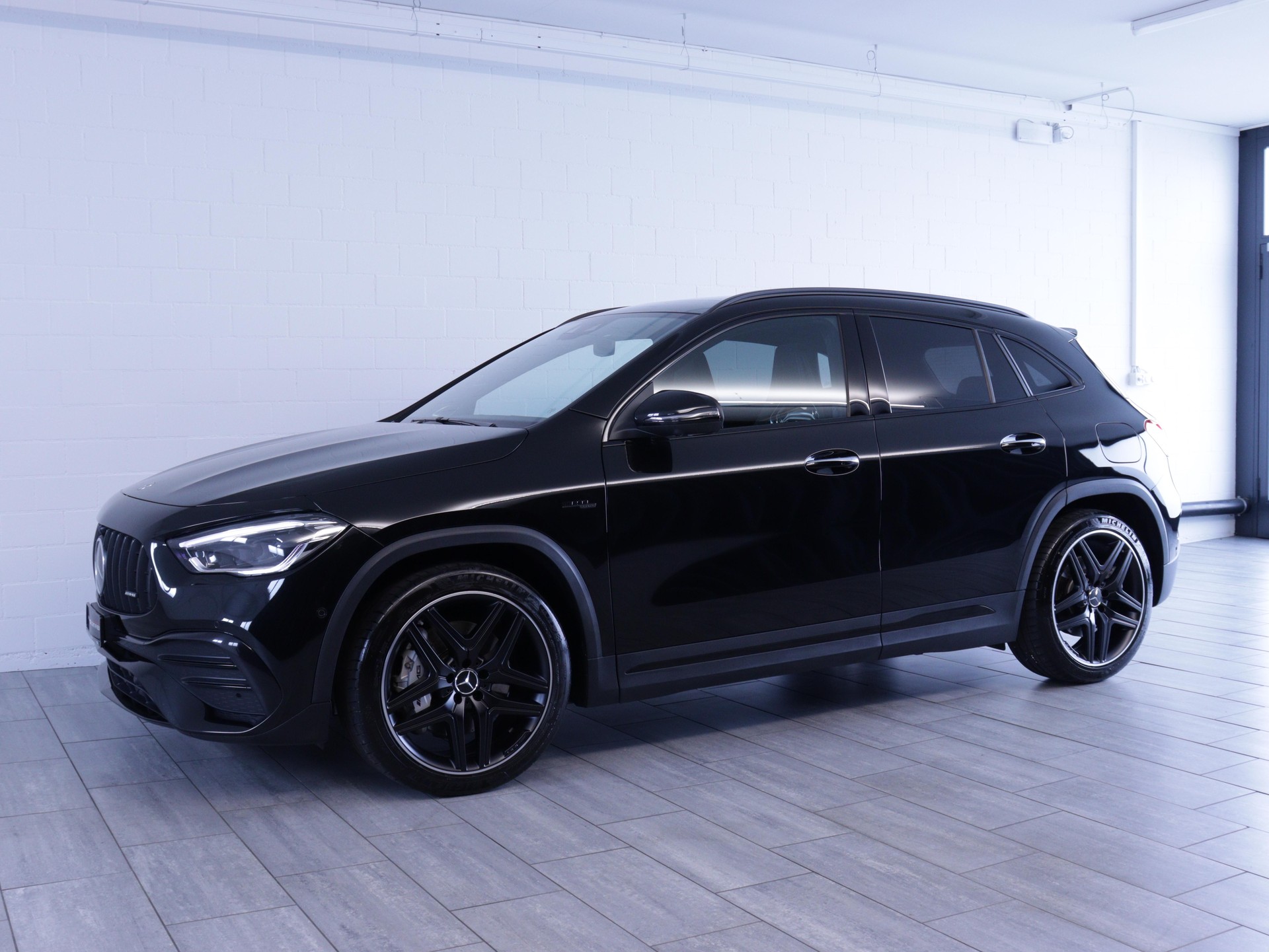 MERCEDES-BENZ GLA 35 AMG 4matic-image-1