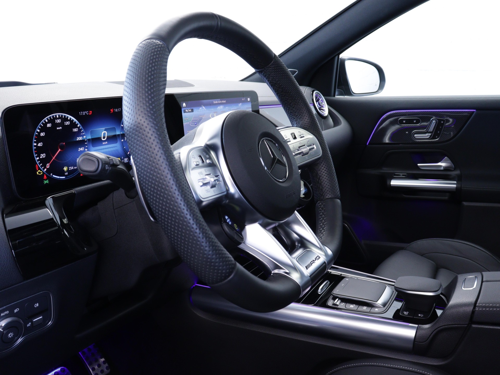 MERCEDES-BENZ GLA 35 AMG 4matic-image-7
