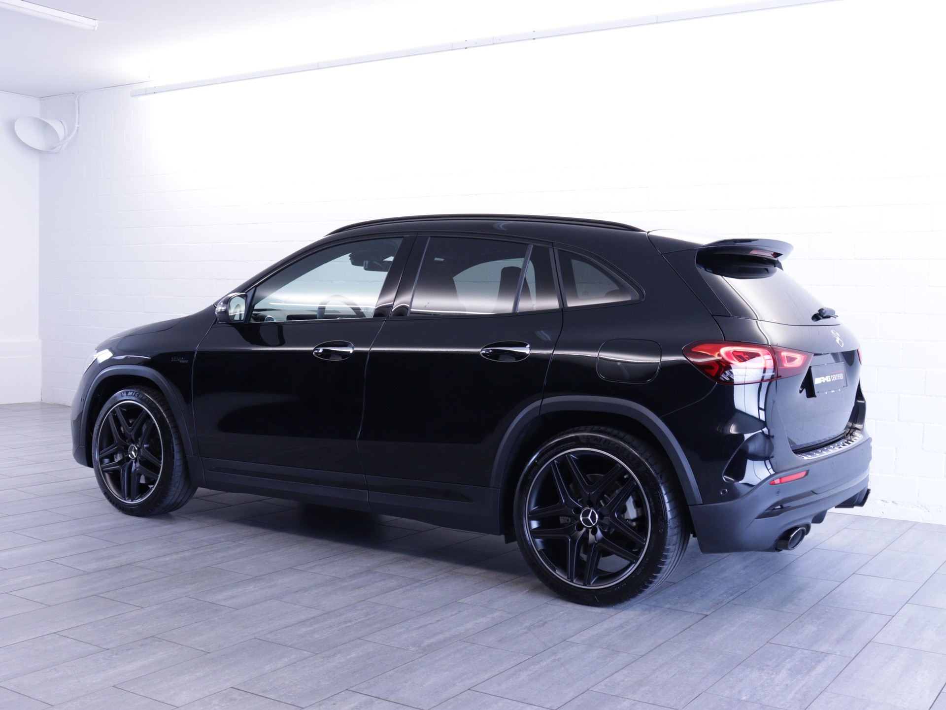MERCEDES-BENZ GLA 35 AMG 4matic-image-2