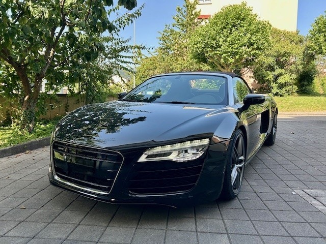 AUDI R8