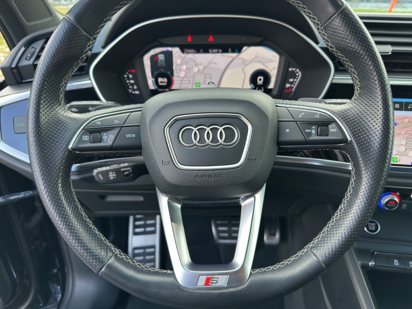 AUDI Q3 35 TDI S line Attraction quattro S-tronic-image-13