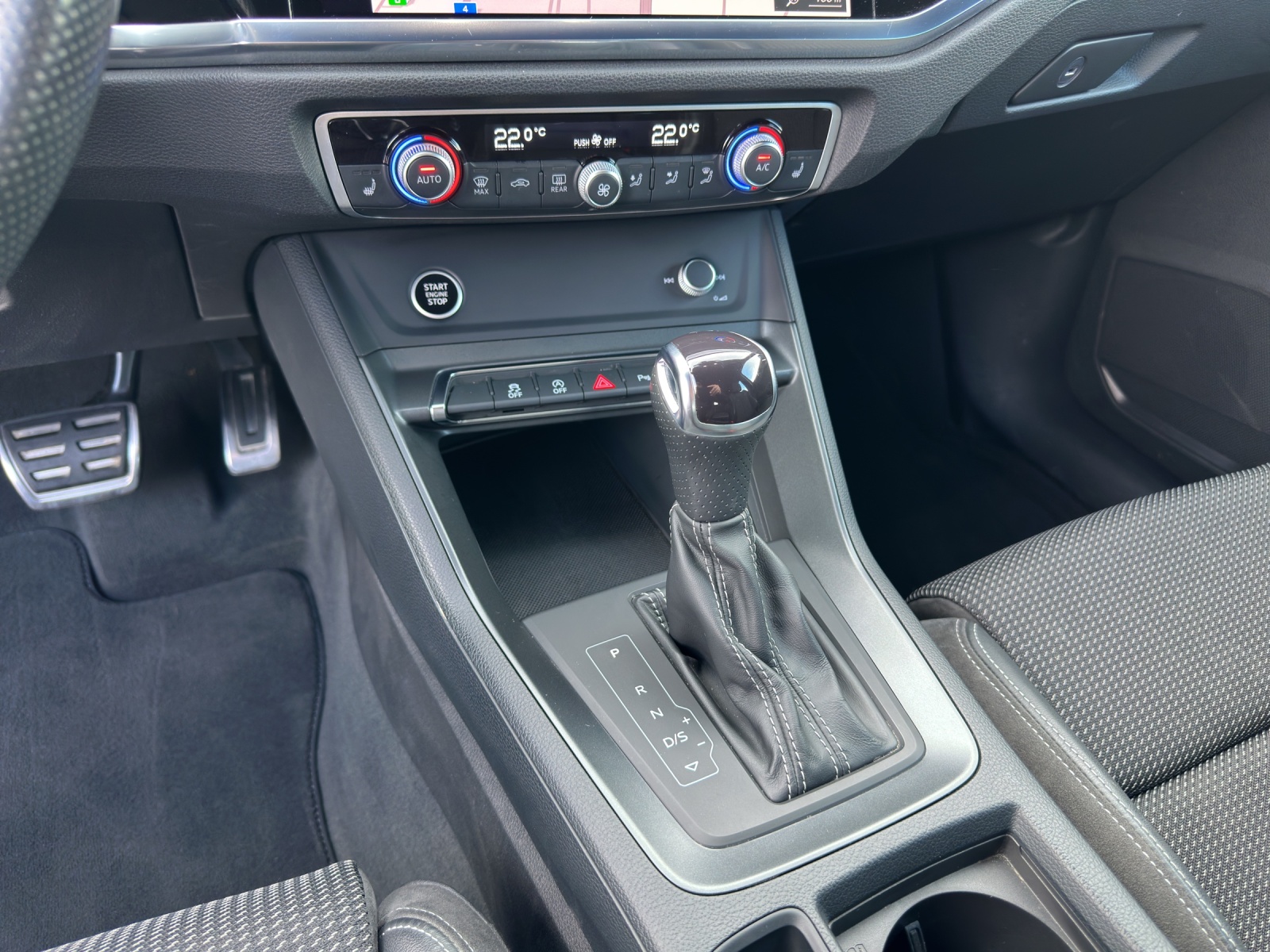 AUDI Q3 35 TDI S line Attraction quattro S-tronic-image-15