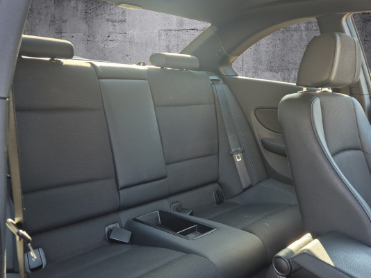 BMW 135i-image-10