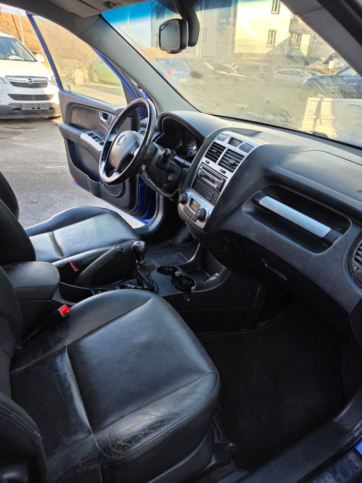 KIA Sportage 2.0 CRDi Trend-image-13
