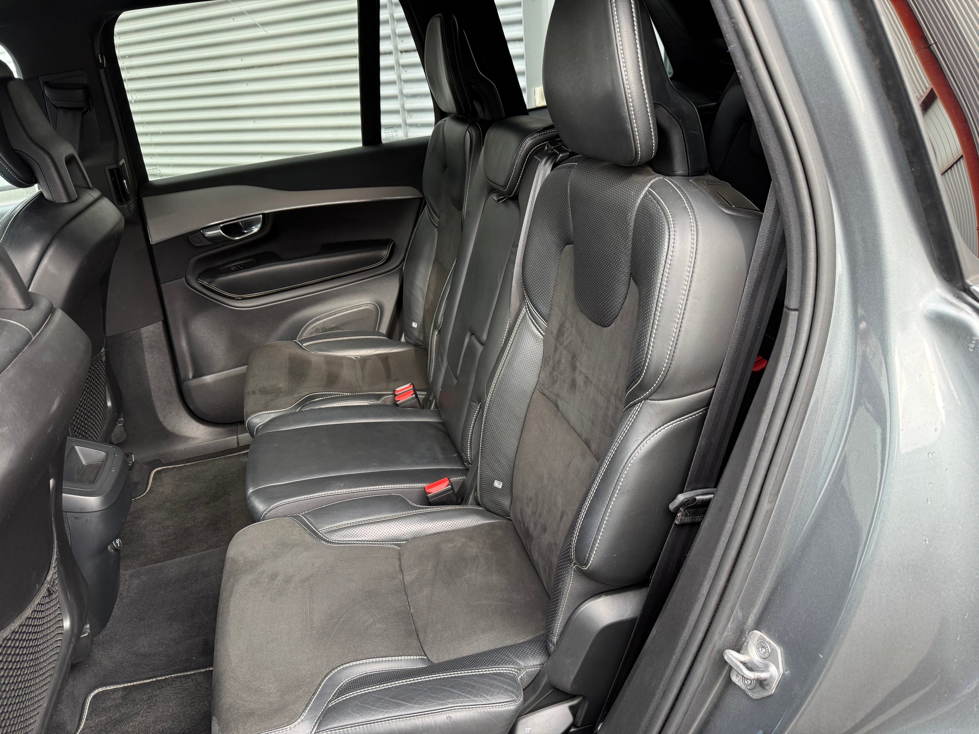 VOLVO XC90 D5 AWD R-Design Geartronic-image-4