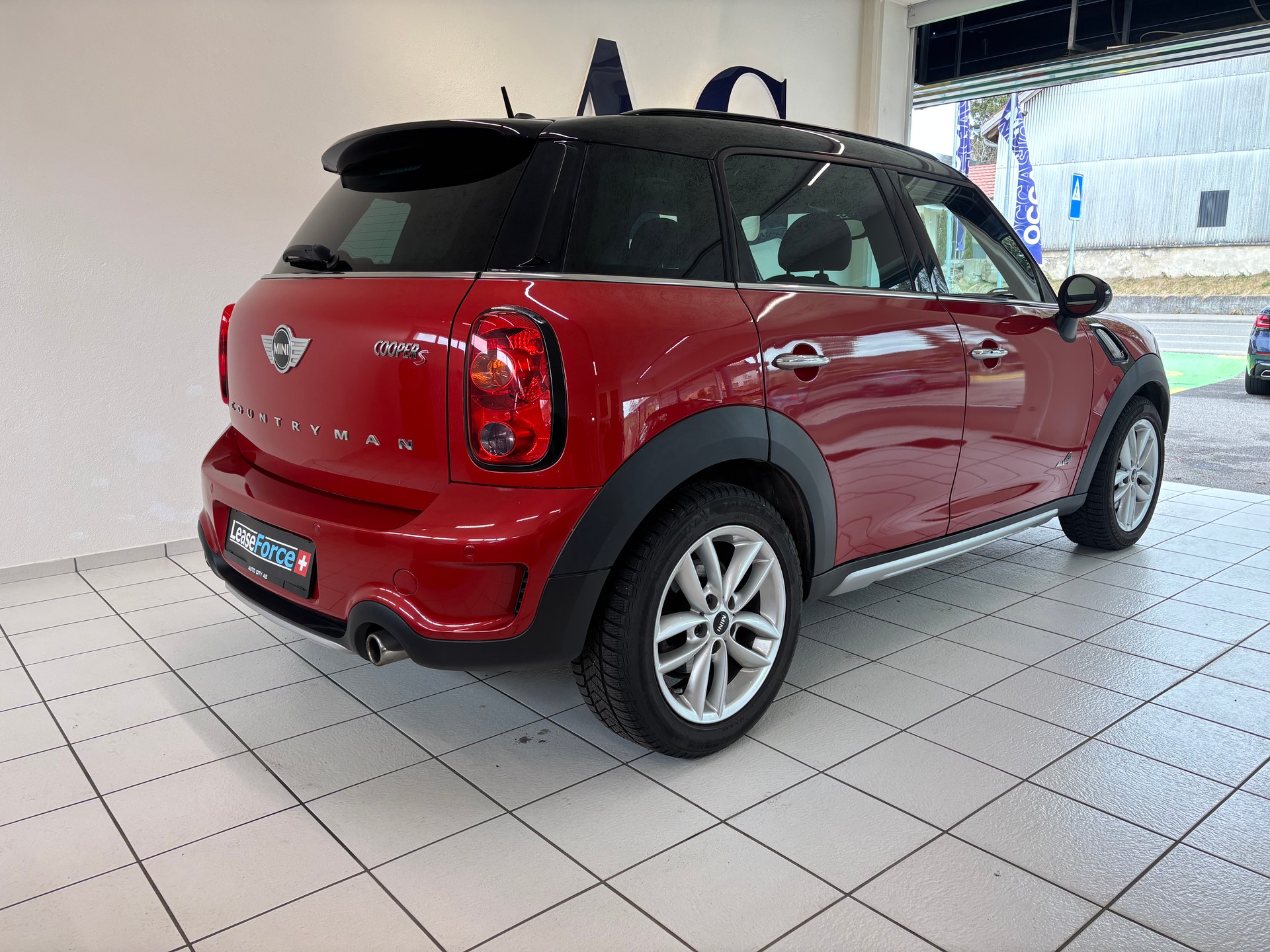 MINI Countryman Cooper S ALL4 Steptronic-image-1