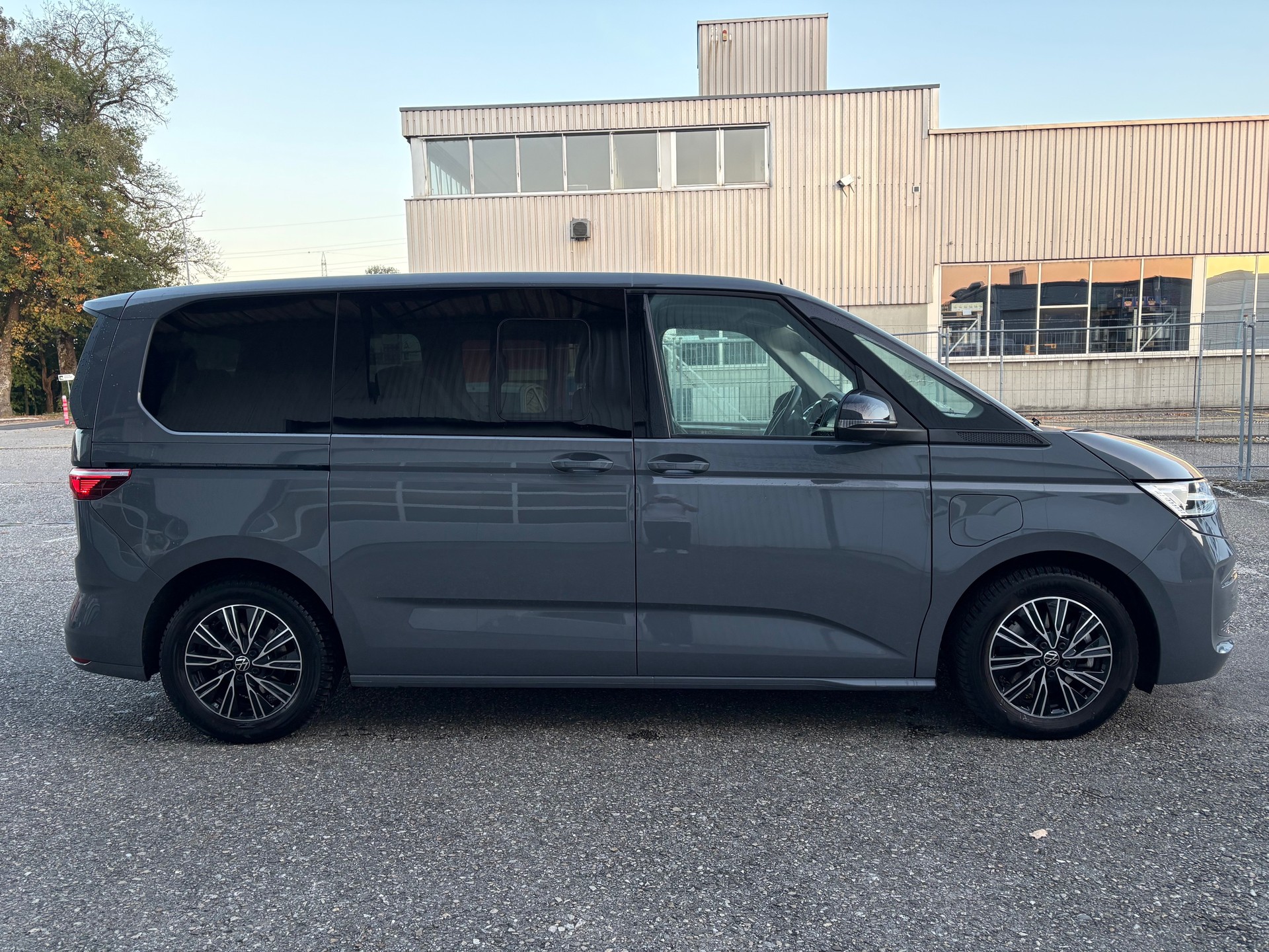 VW Multivan 1.4 eHybrid Liberty DSG-image-2
