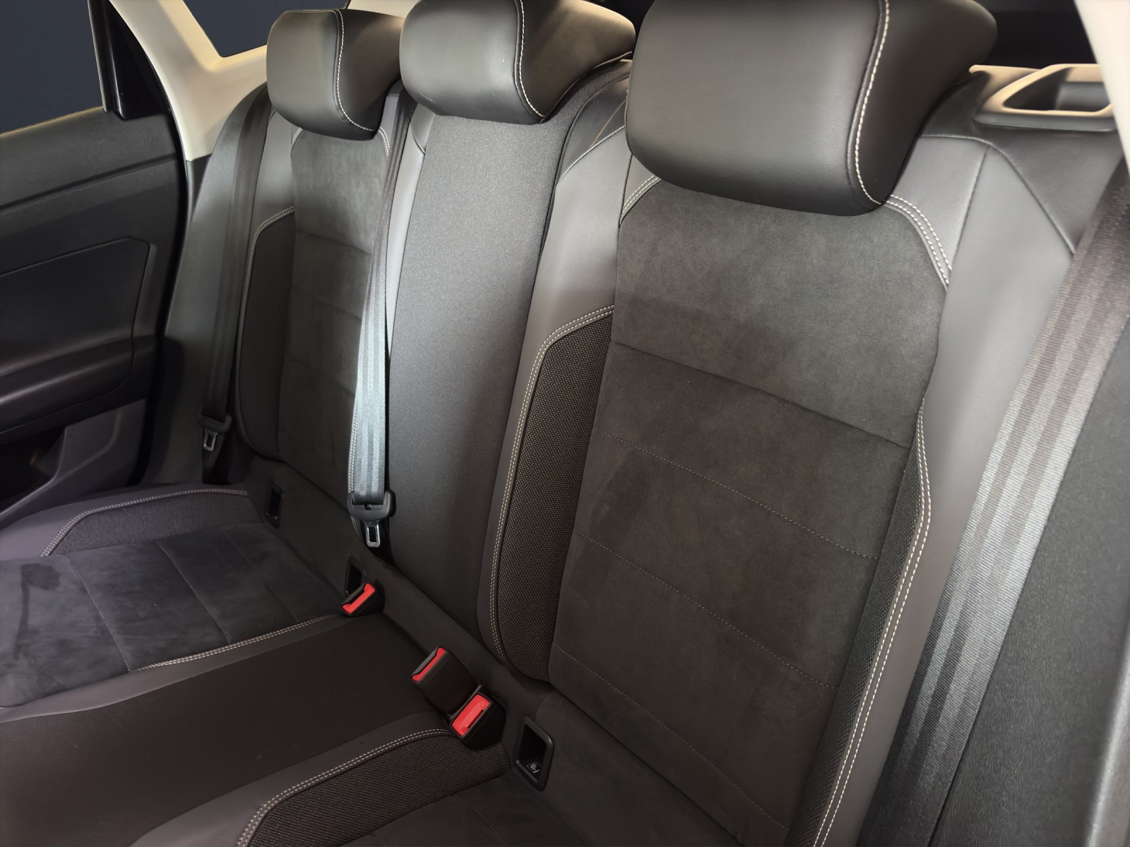 VW Taigo 1.0 TSI Style DSG-image-16