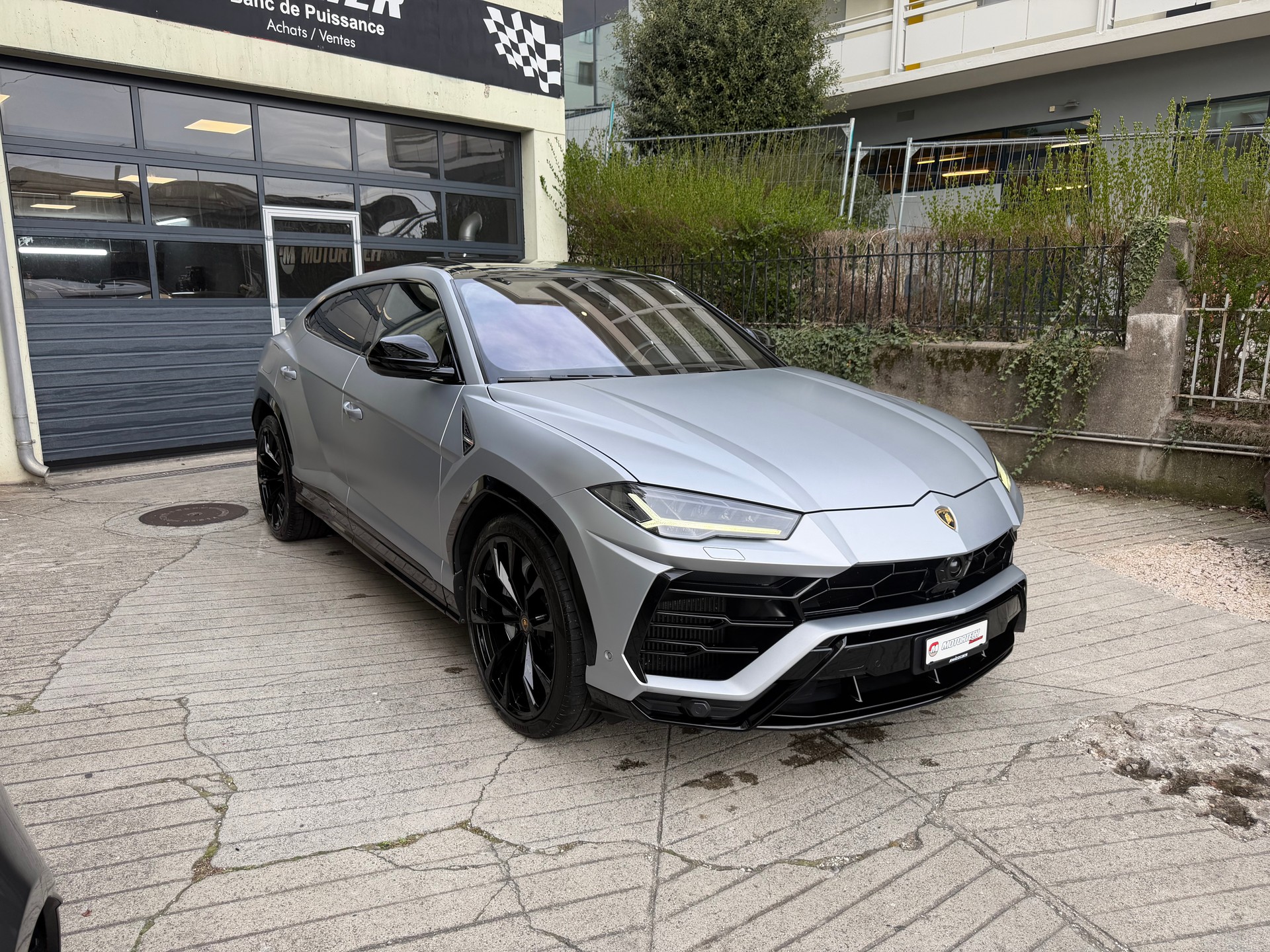 LAMBORGHINI Urus E-Gear Graphite Capsule-image-1