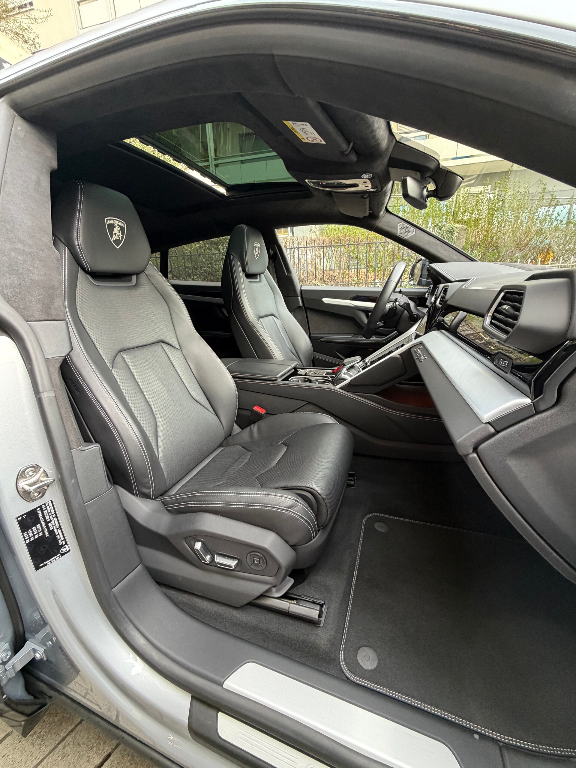 LAMBORGHINI Urus E-Gear Graphite Capsule-image-5