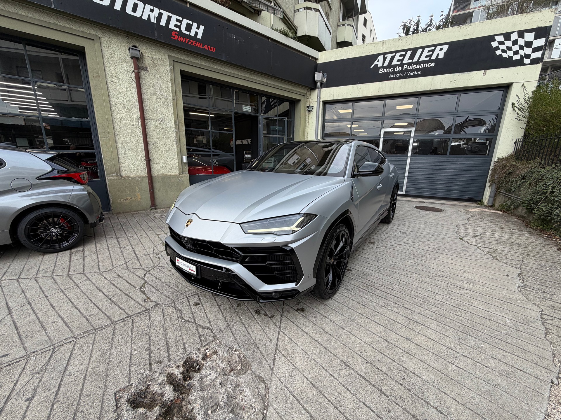 LAMBORGHINI Urus E-Gear Graphite Capsule-image-10