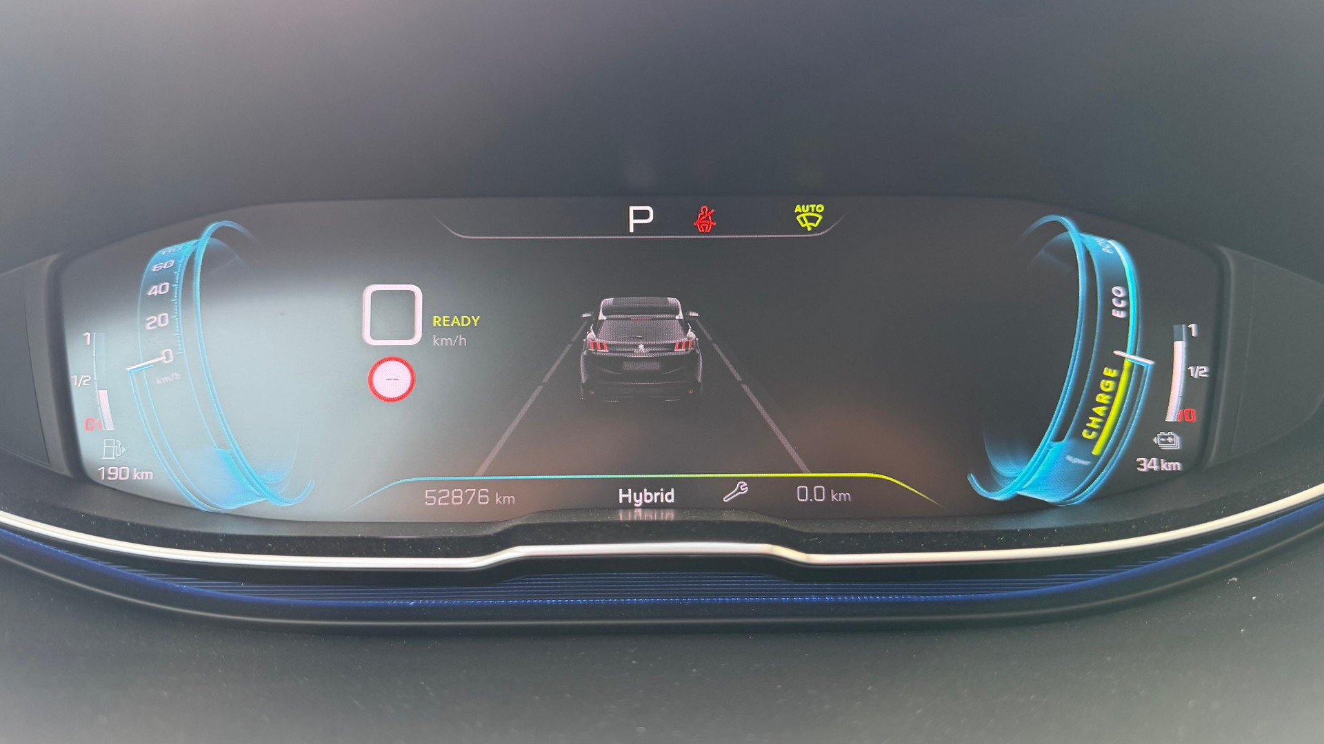PEUGEOT 3008 225e Hybrid2 Allure Pack EAT8-image-9