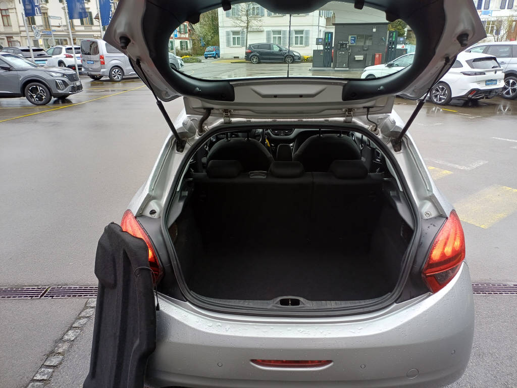 PEUGEOT 208 1.2 PureTech Allure S/S-image-3