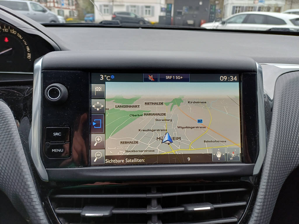 PEUGEOT 208 1.2 PureTech Allure S/S-image-9