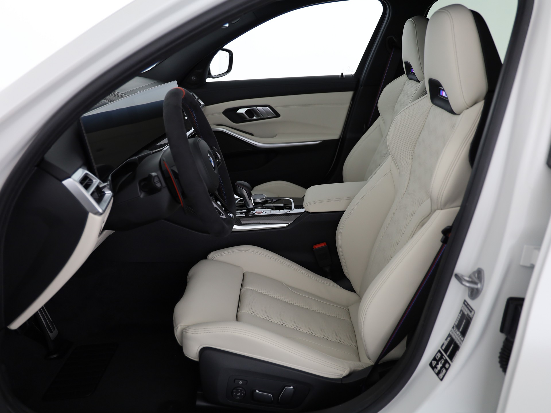 BMW M3 Competition xDrive-image-17