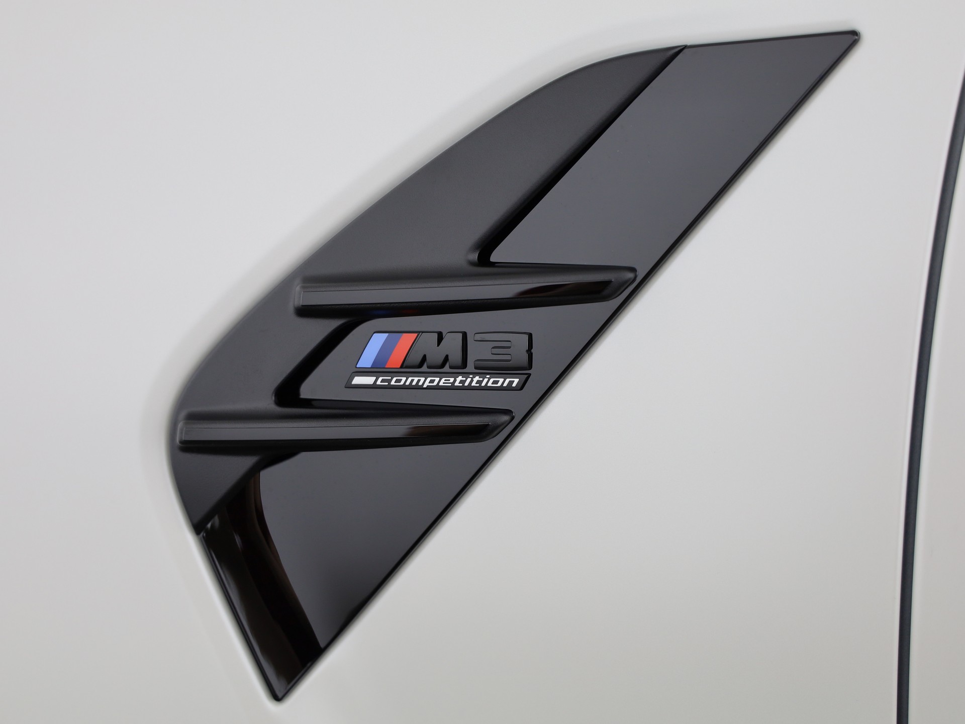 BMW M3 Competition xDrive-image-24