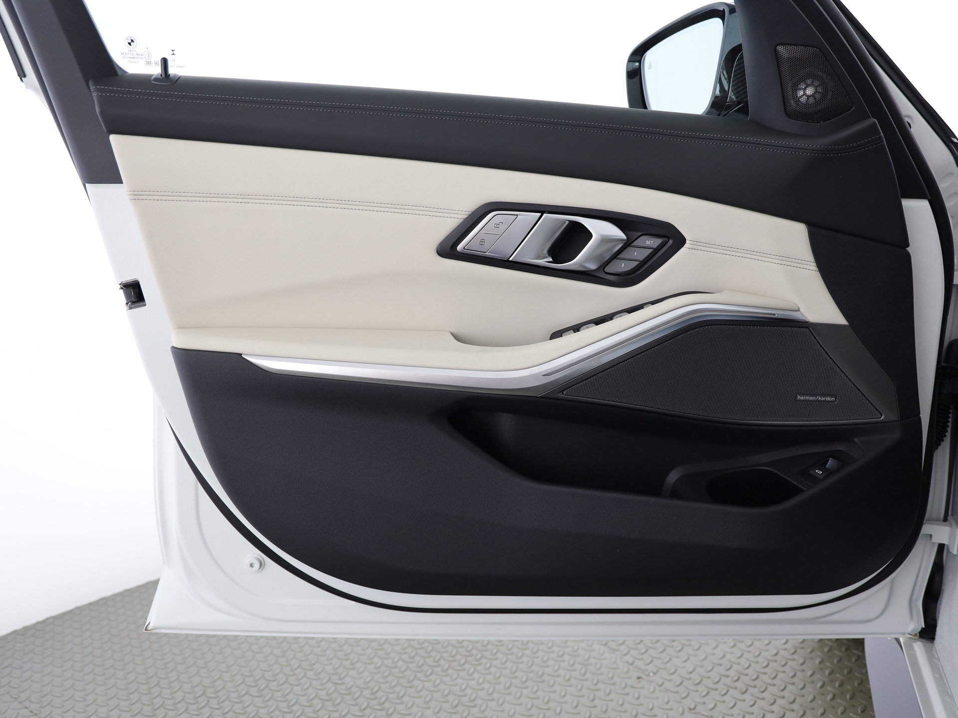 BMW M3 Competition xDrive-image-11