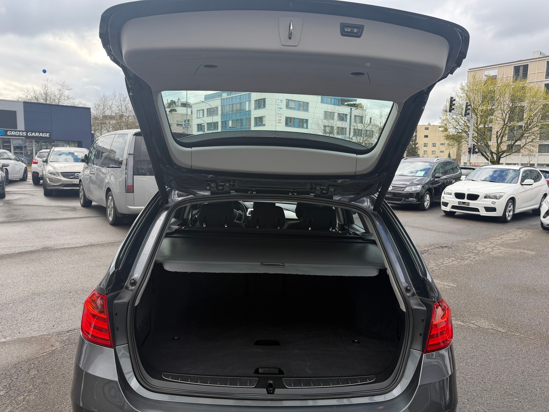 BMW 328i xDrive Touring Luxury Line Steptronic-image-10