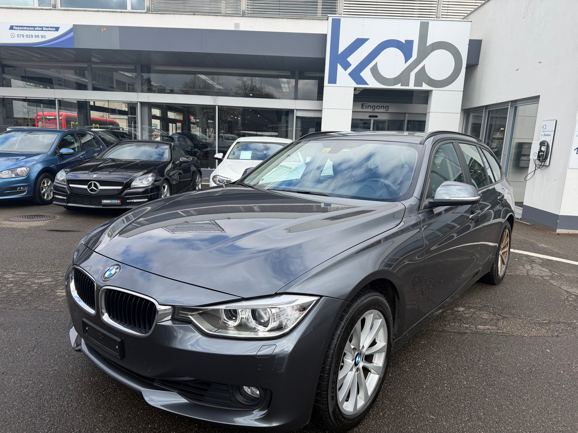 BMW 328i xDrive Touring Luxury Line Steptronic