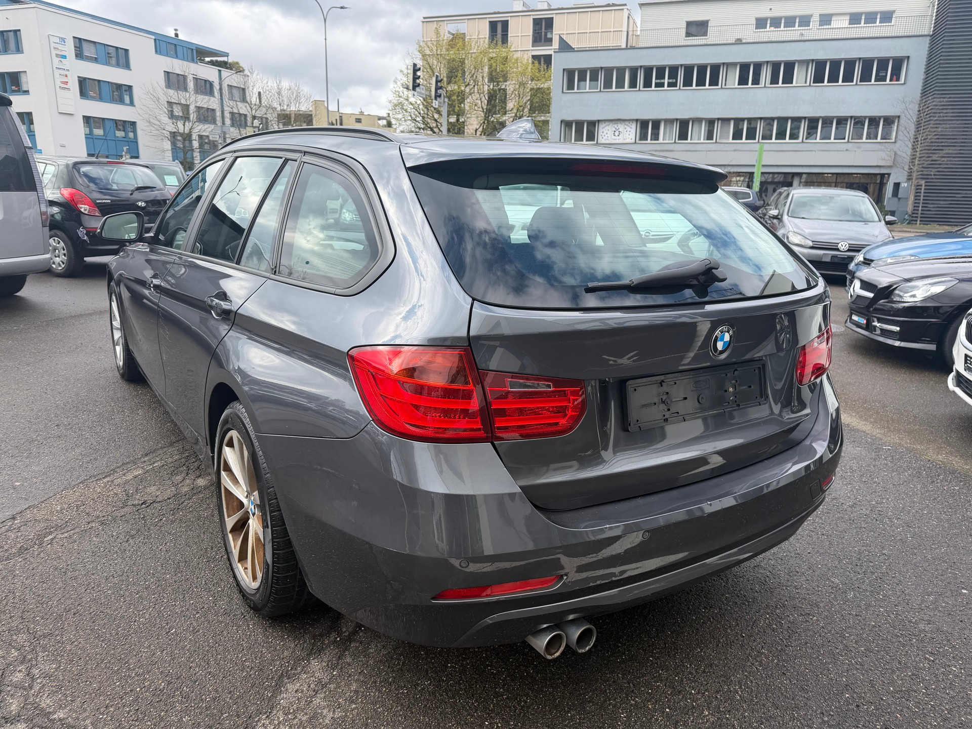 BMW 328i xDrive Touring Luxury Line Steptronic-image-6