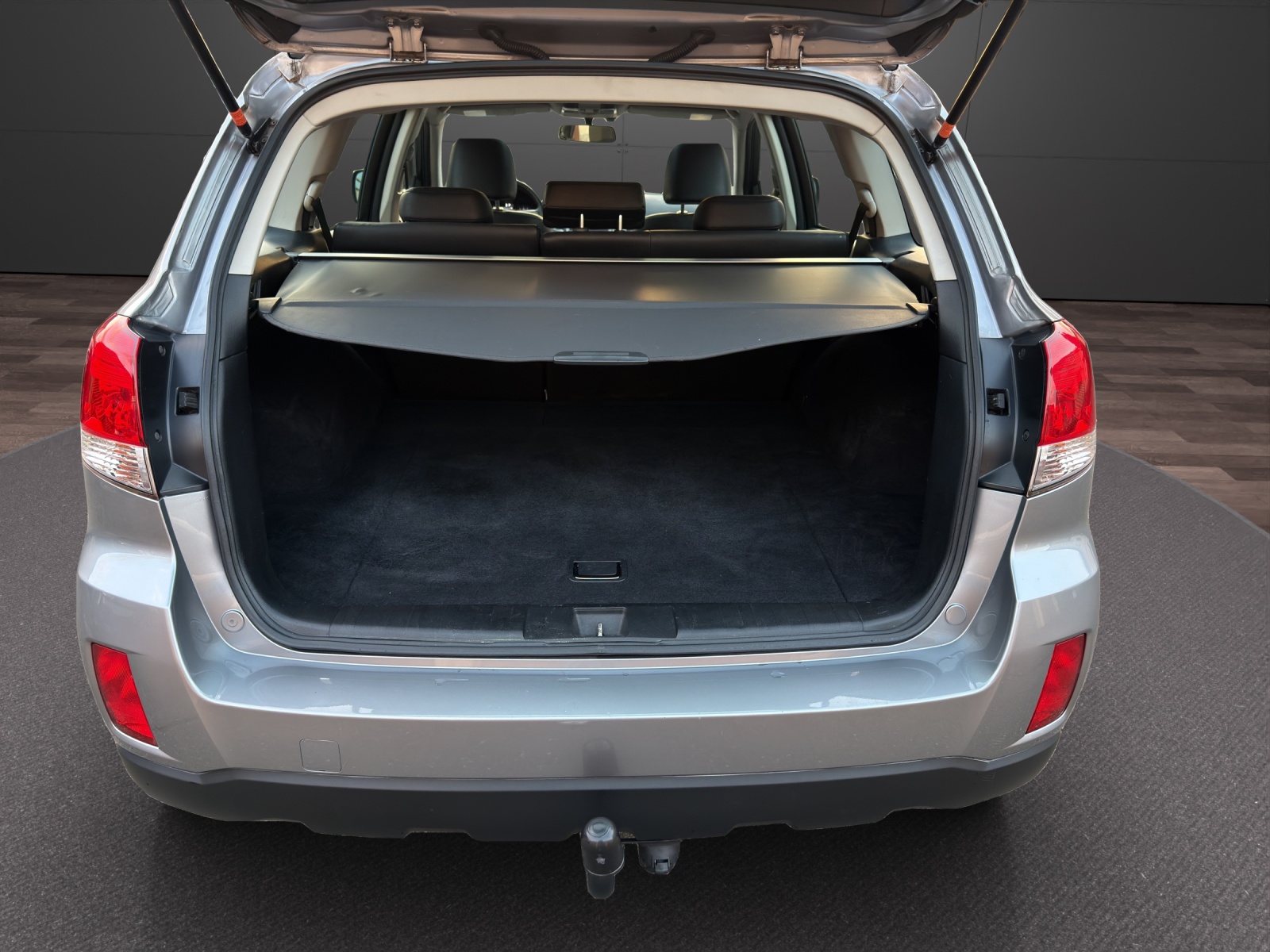 SUBARU Outback 2.5i Swiss Special AWD Lineartronic-image-5