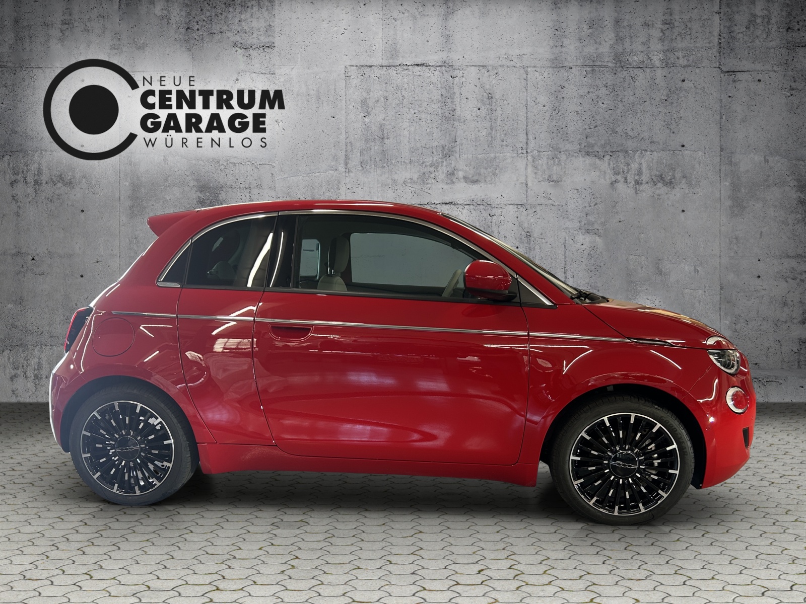 FIAT 500 3+1 electric 87 kW La Prima-showroom-element-2