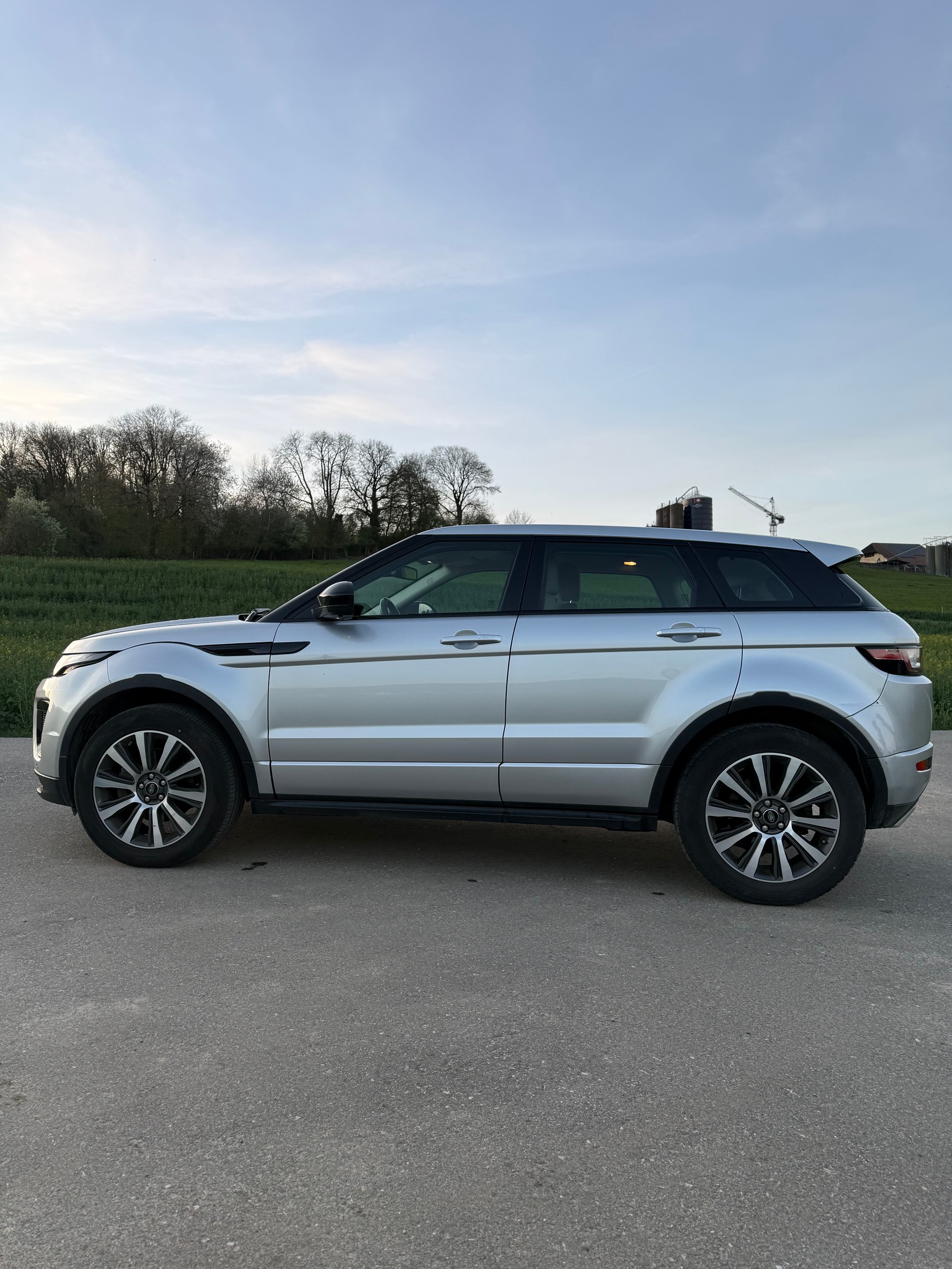 LAND ROVER Range Rover Evoque 2.0 Si4 SE AT9-image-2