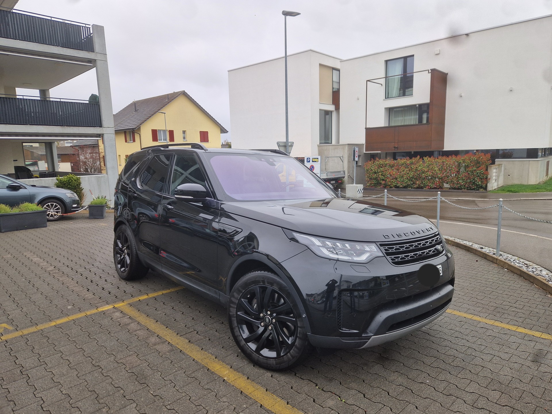 LAND ROVER Landrover Discovery 3.0 SDV6-image-11