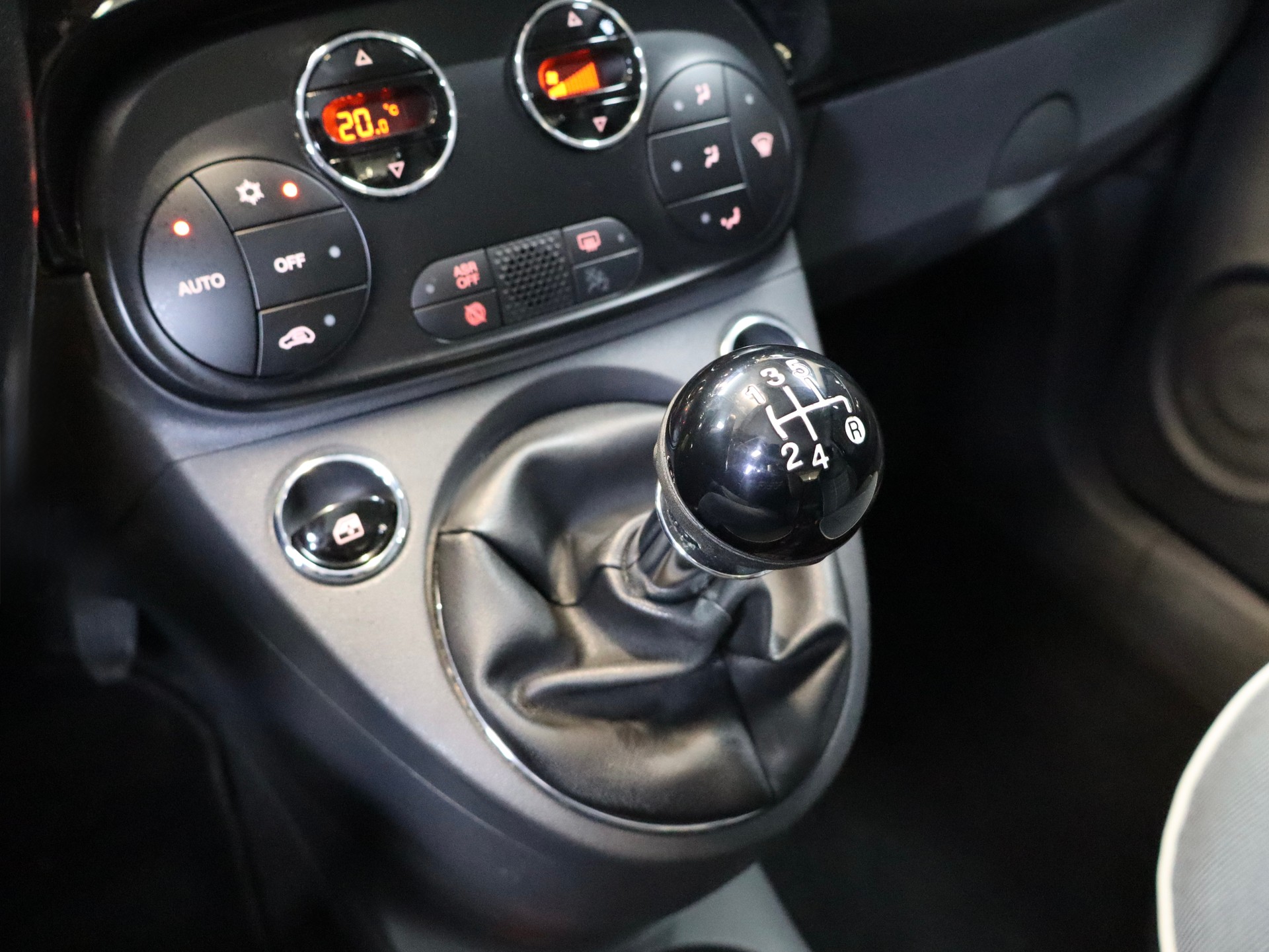 FIAT 500 0.9 T TwinAir S-image-10