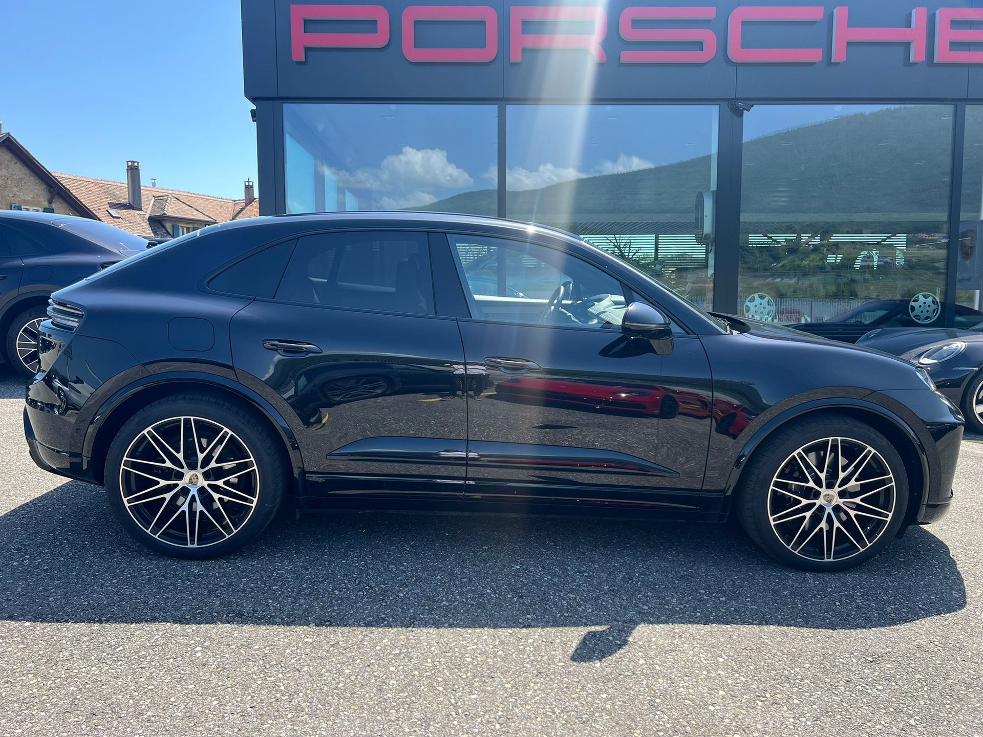 PORSCHE Macan Turbo 100kWh