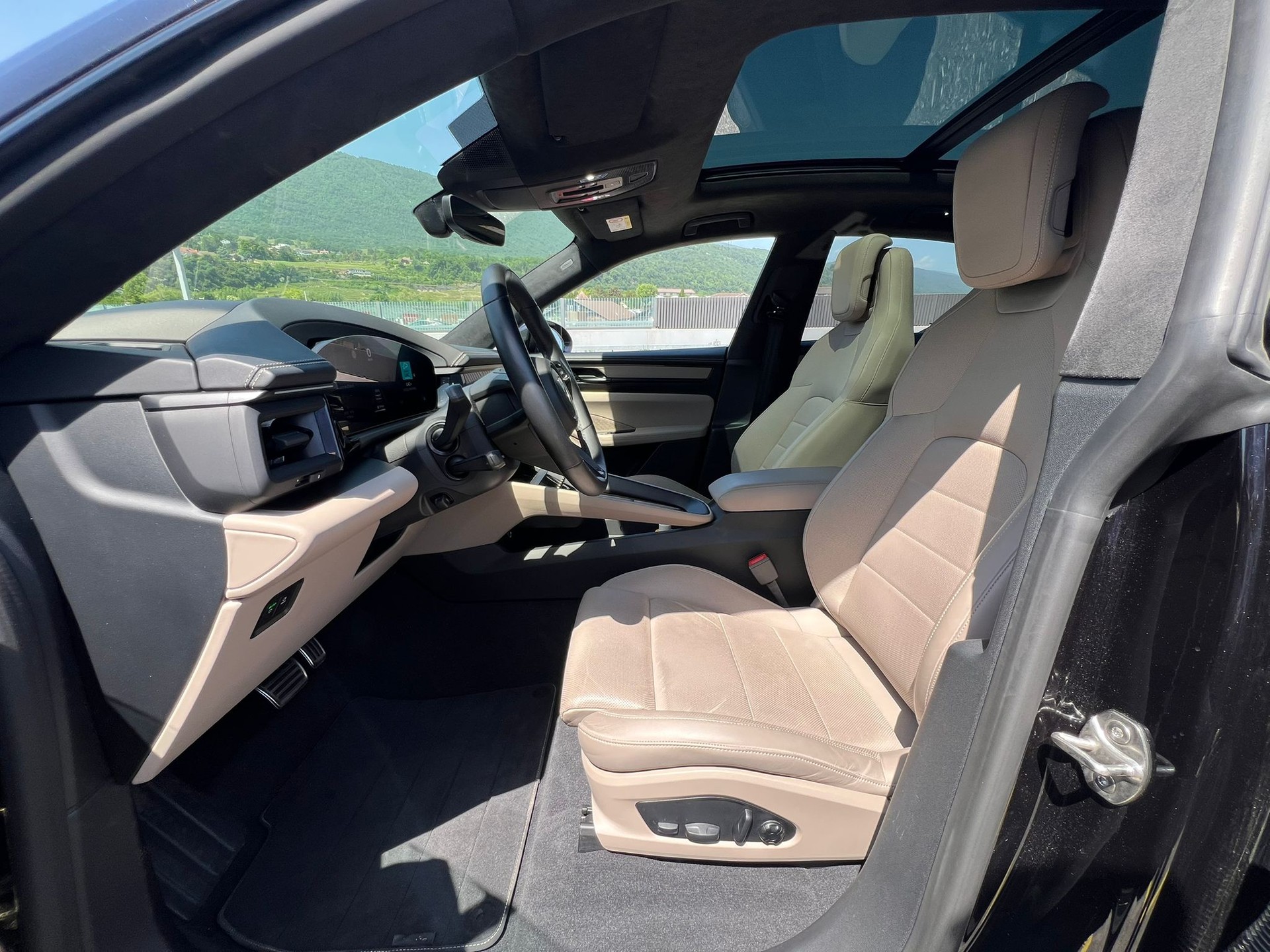 PORSCHE Macan Turbo 100kWh-image-6