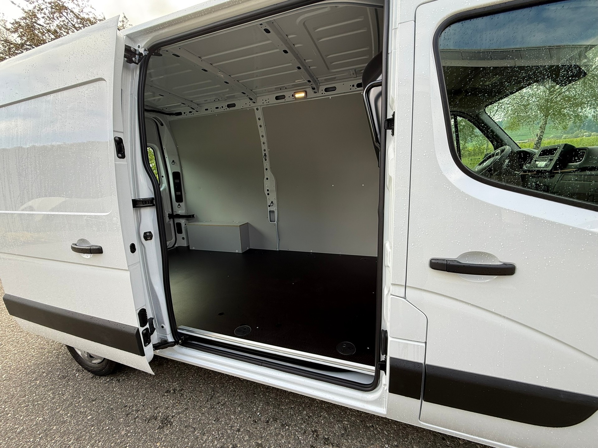 RENAULT Master E-Tech 38 EV 52kWh L2H2-image-5