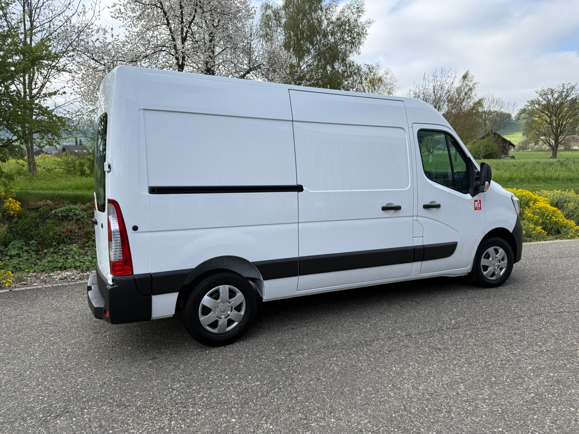 RENAULT Master E-Tech 38 EV 52kWh L2H2-image-1