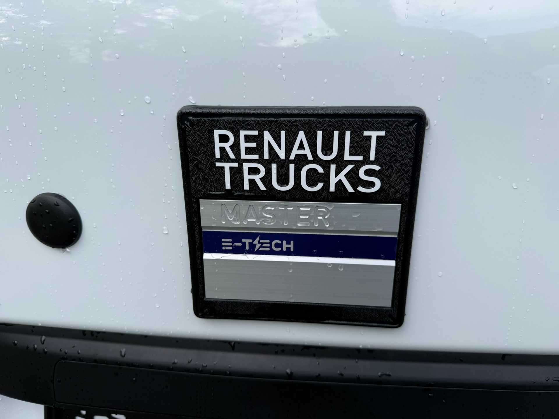 RENAULT Master E-Tech 38 EV 52kWh L2H2-image-15