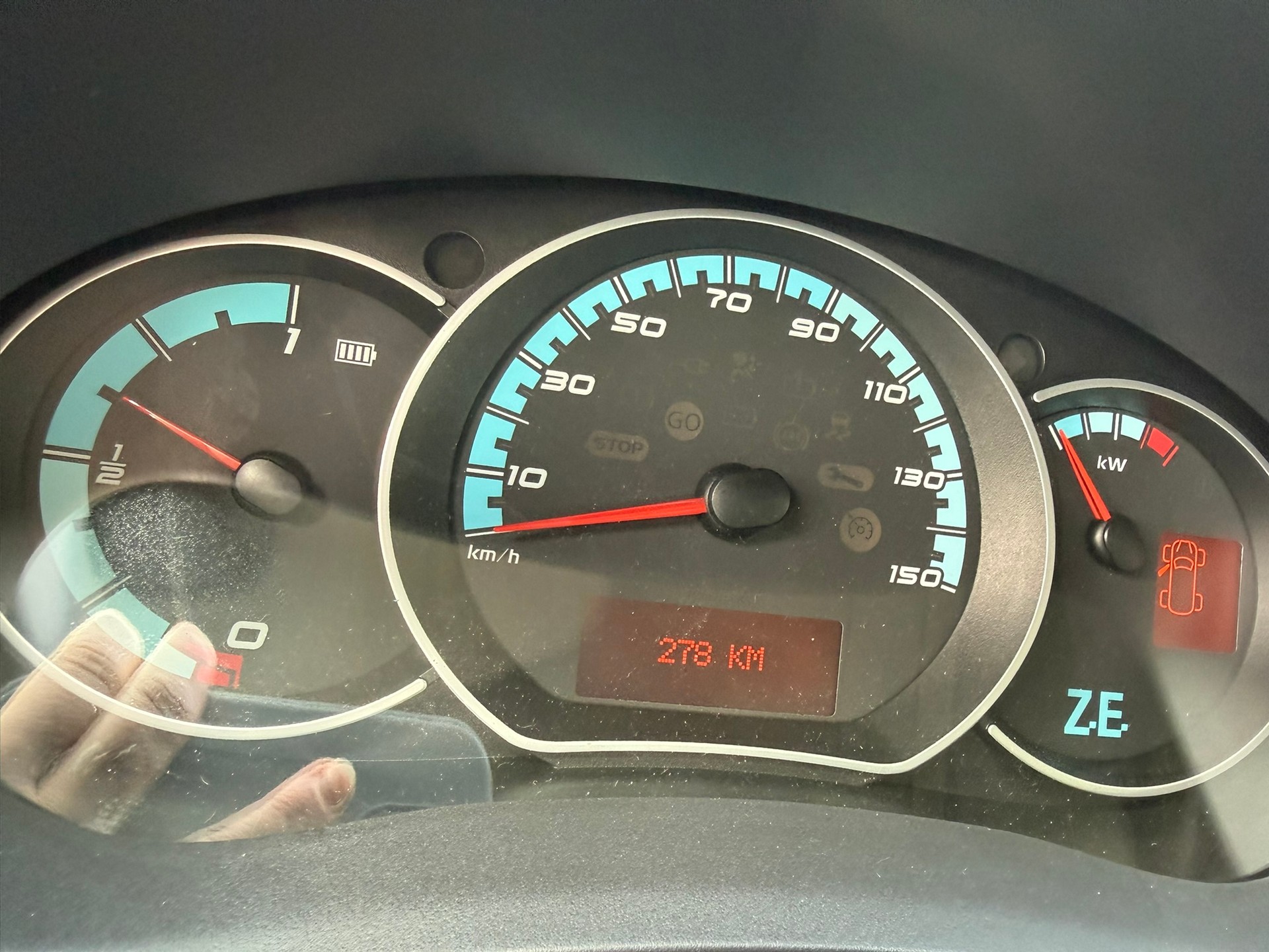 RENAULT Master E-Tech 38 EV 52kWh L2H2-image-13