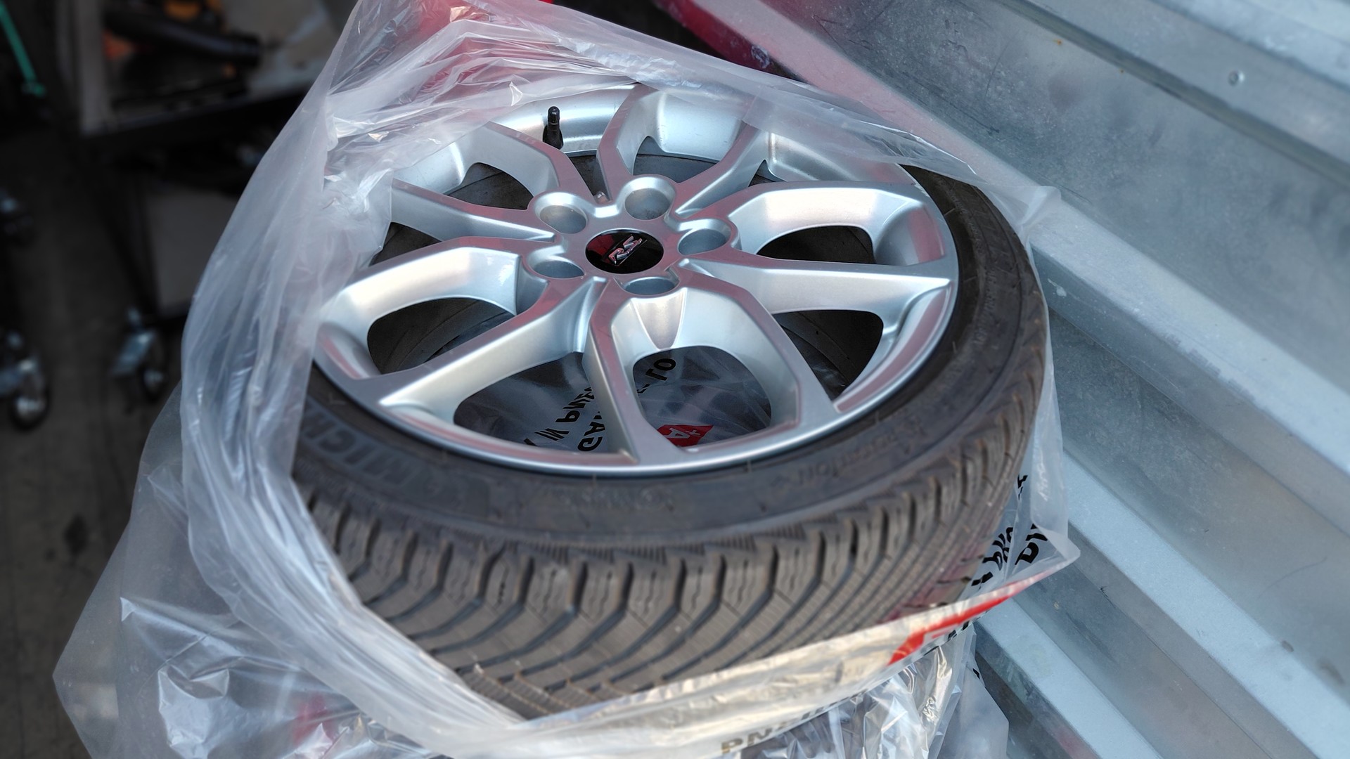 RENAULT Clio 1.6 T RS 220 Trophy EDC-image-14